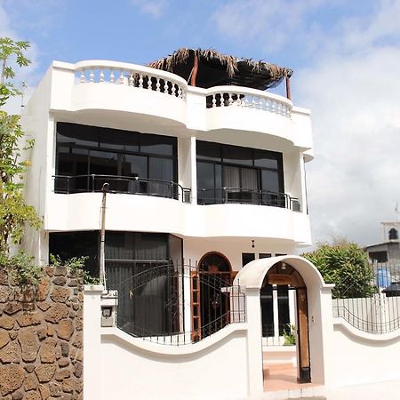 Planet House Hotel ปูแอร์โตอาโยรา ภายนอก รูปภาพ