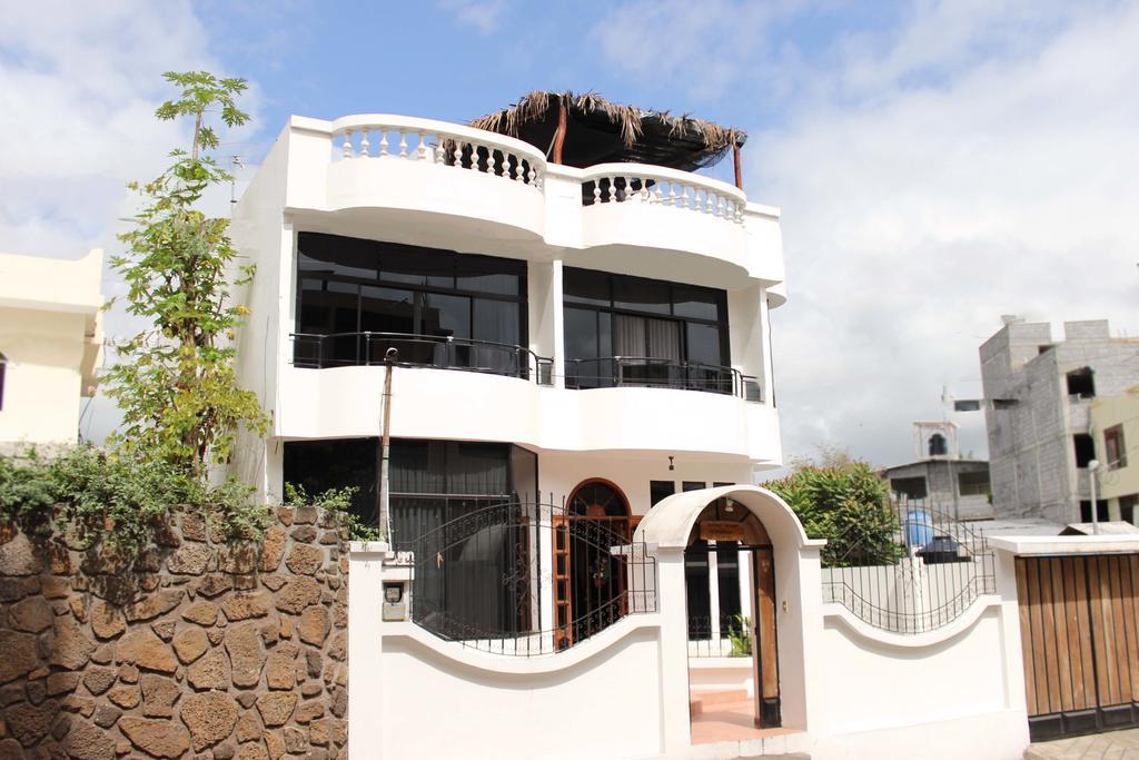 Planet House Hotel ปูแอร์โตอาโยรา ภายนอก รูปภาพ