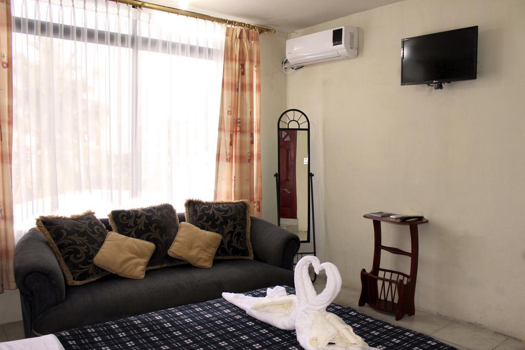 Planet House Hotel ปูแอร์โตอาโยรา ห้อง รูปภาพ